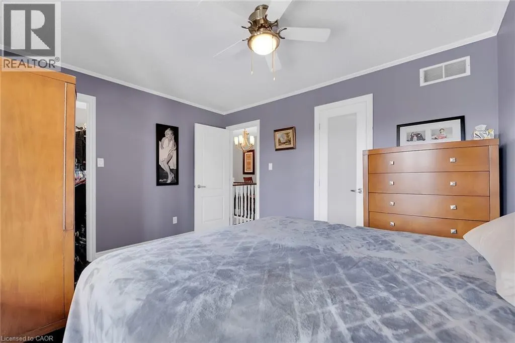 10 EDGEWATER Drive