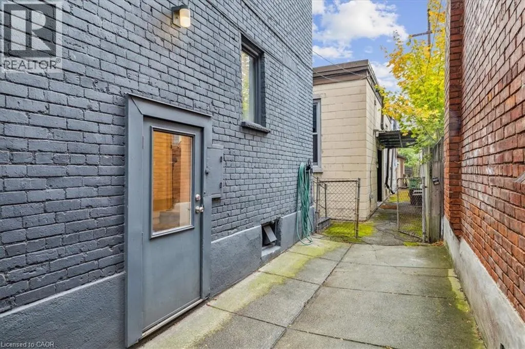 29 CASE Street