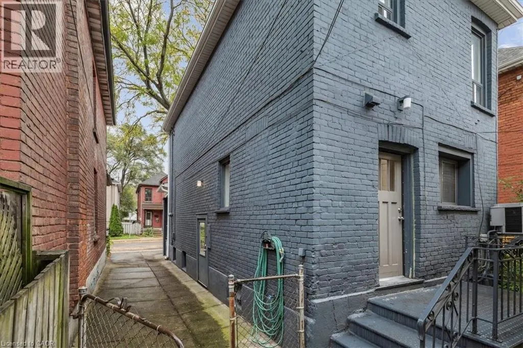 29 CASE Street
