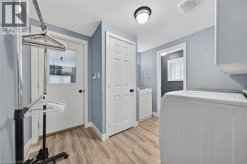 14 CHIPPEWA Street W