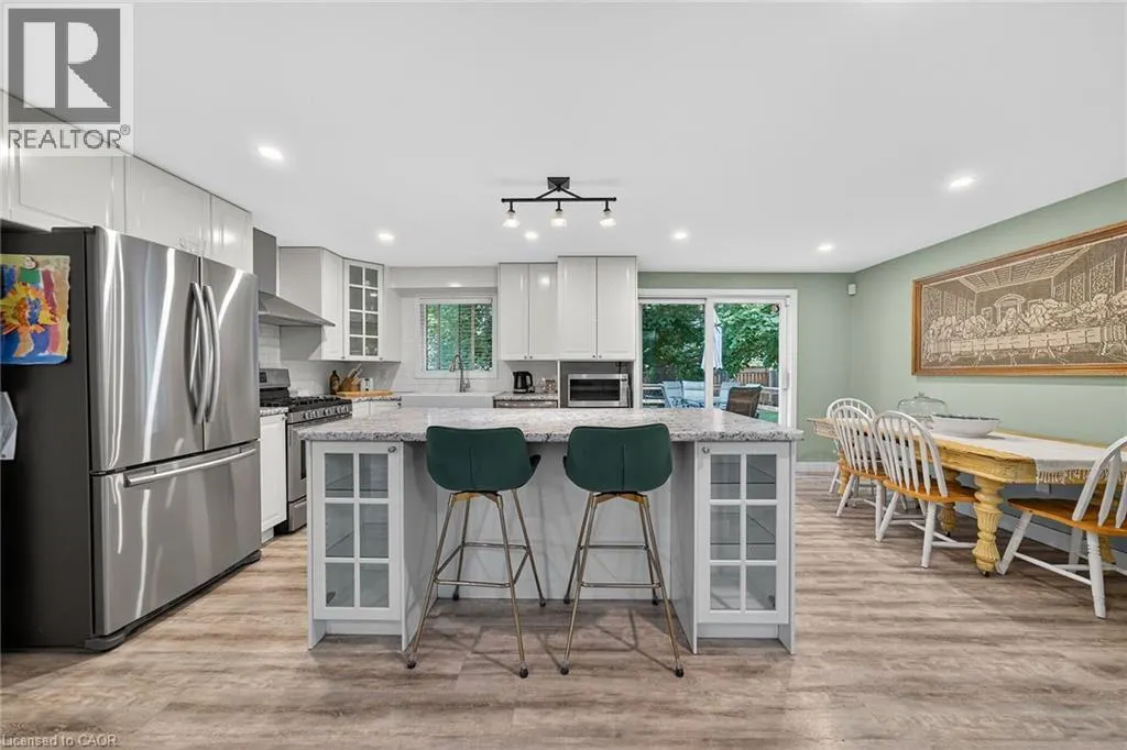 14 CHIPPEWA Street W