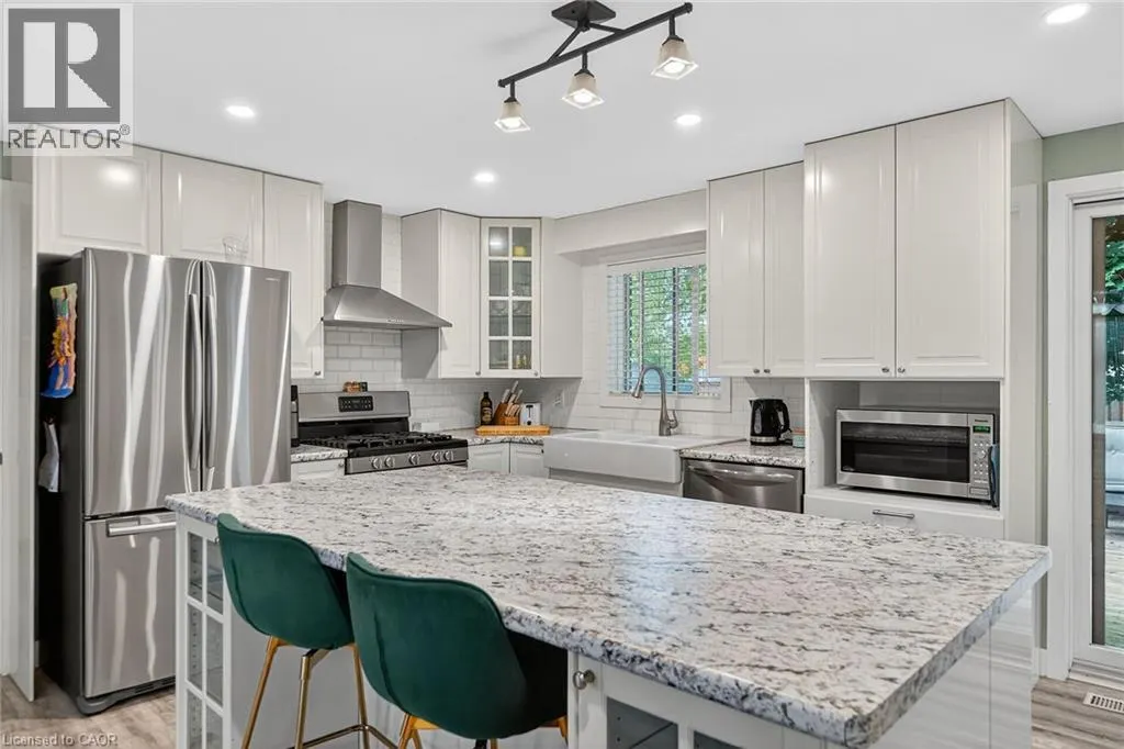 14 CHIPPEWA Street W