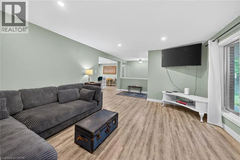 14 CHIPPEWA Street W