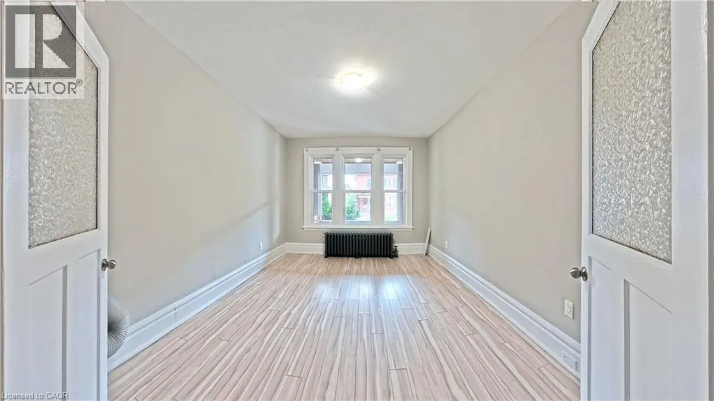 25 SPADINA Avenue