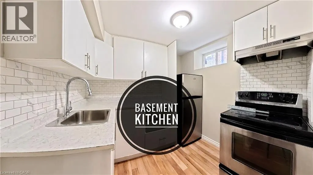 25 SPADINA Avenue