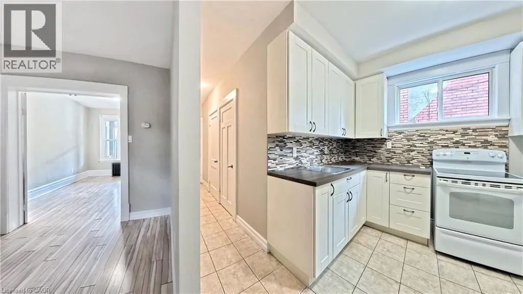 25 SPADINA Avenue