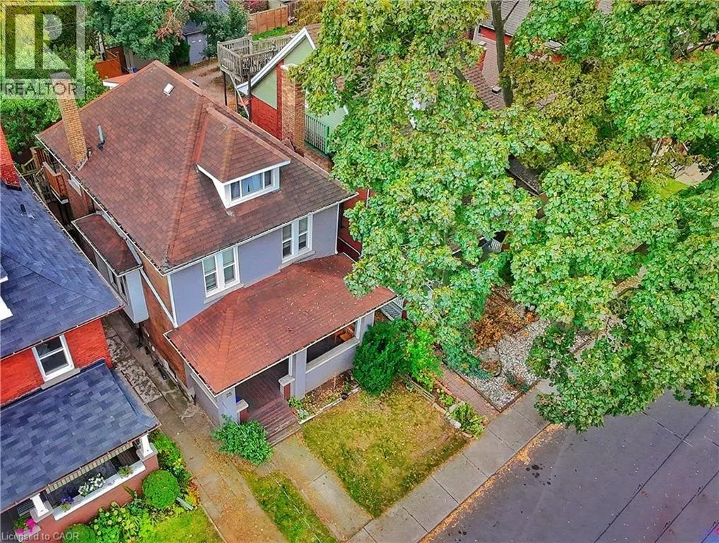 25 SPADINA Avenue
