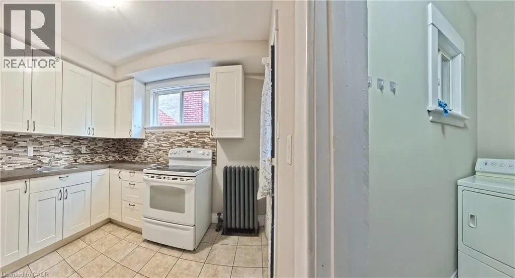 25 SPADINA Avenue