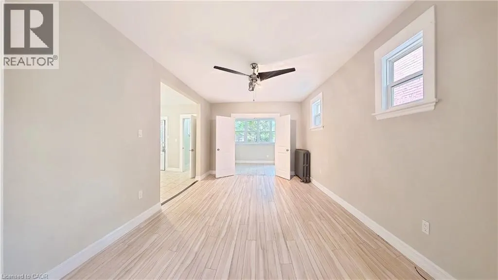 25 SPADINA Avenue