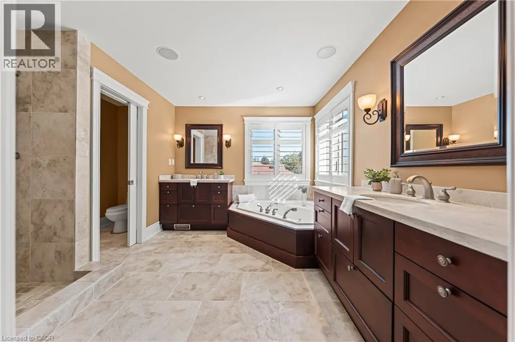 541 FALCONRIDGE Crescent