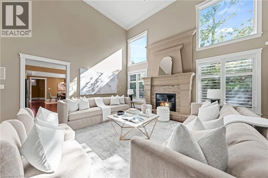 541 FALCONRIDGE Crescent