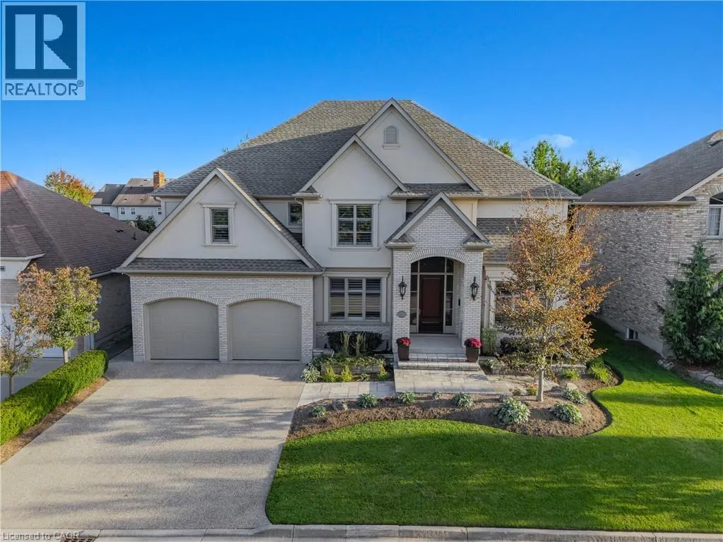 541 FALCONRIDGE Crescent