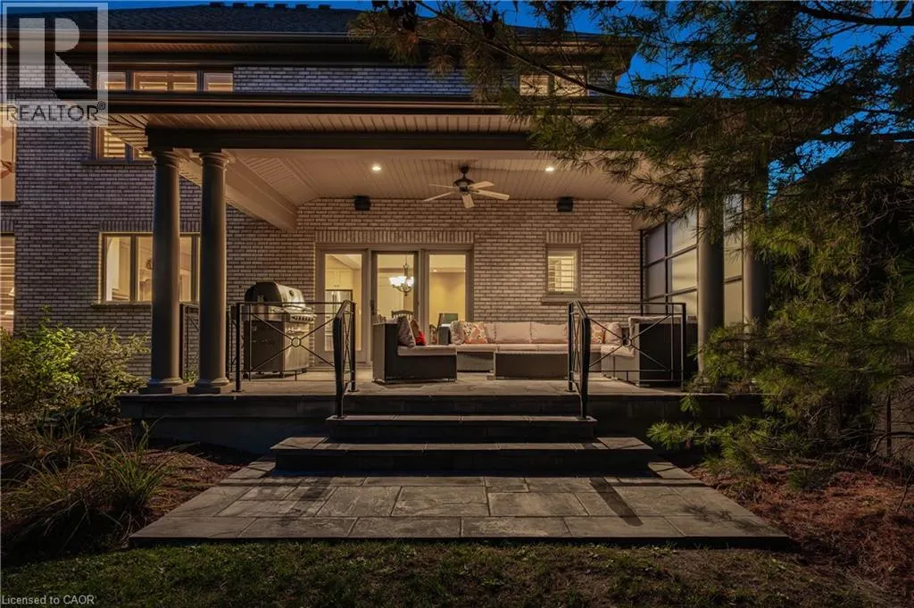 541 FALCONRIDGE Crescent