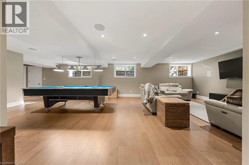 541 FALCONRIDGE Crescent