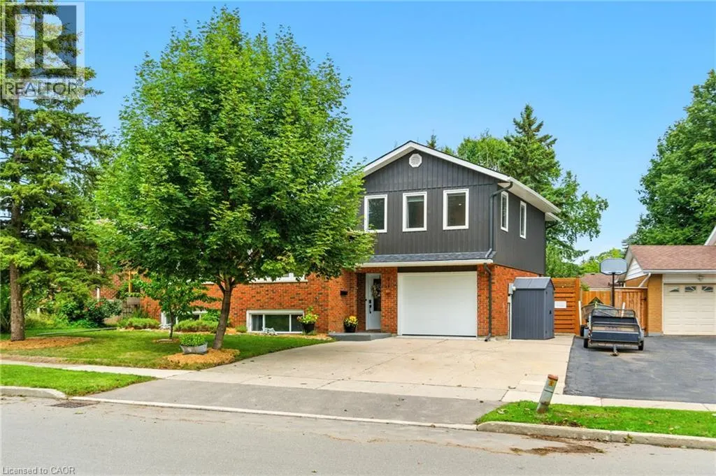 210 NORTHLAKE Drive