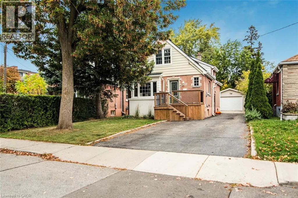57 MACLENNAN Avenue