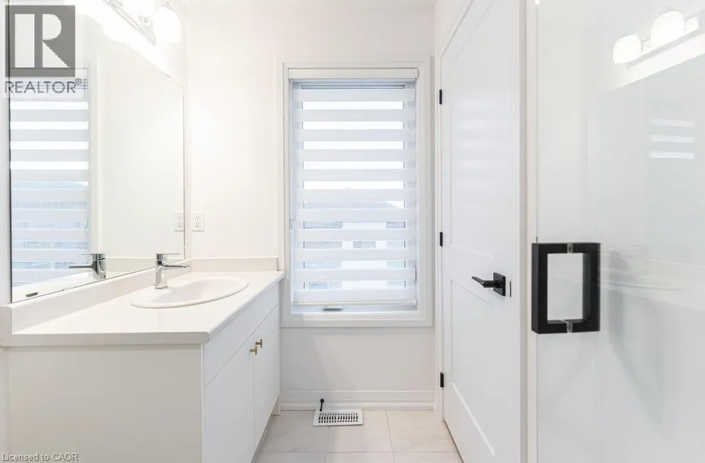 120 COURT Drive Unit# 5, #5