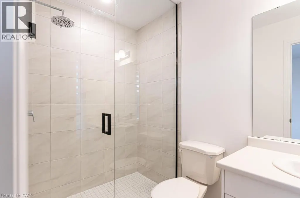 120 COURT Drive Unit# 5, #5