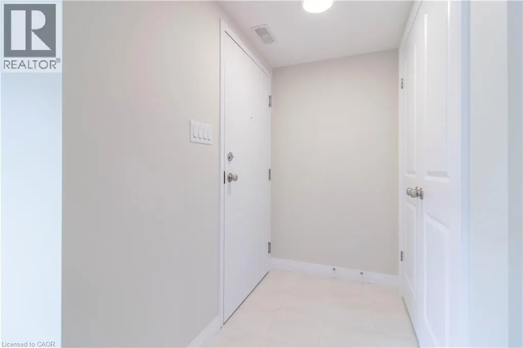 410 NORTHFIELD Drive W Unit# E8, #E8