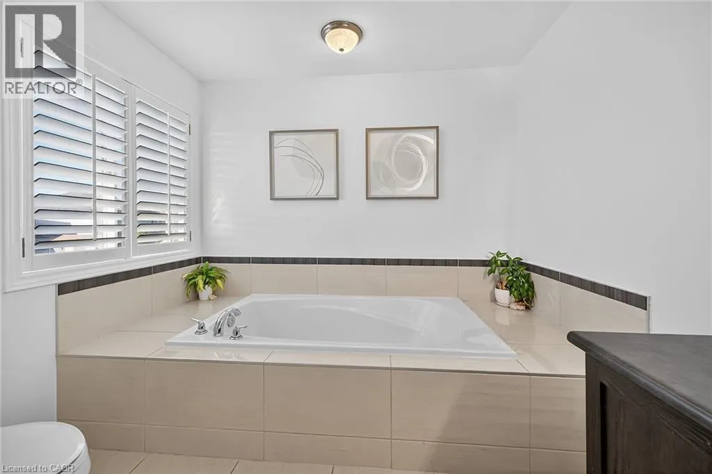 8 CHARTWELL Circle