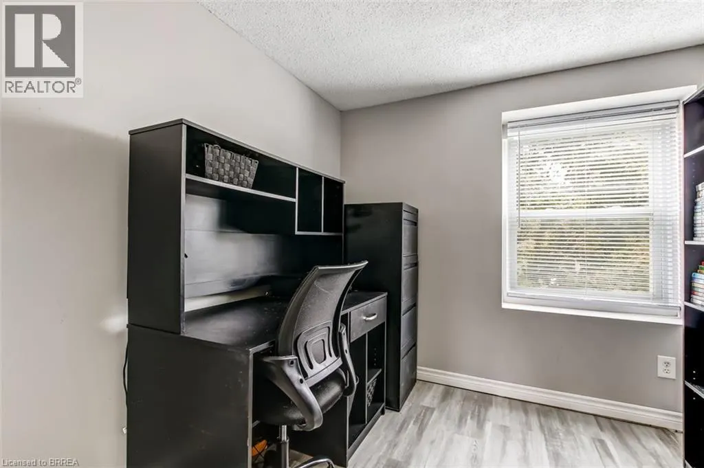 24 COACHWOOD Road Unit# 6, #6