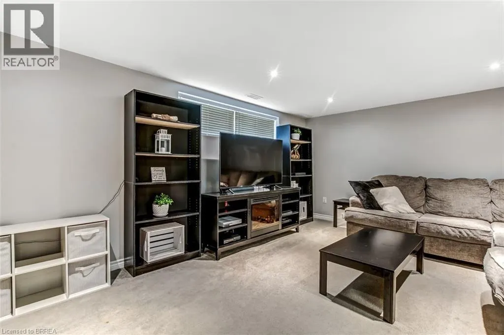 24 COACHWOOD Road Unit# 6, #6