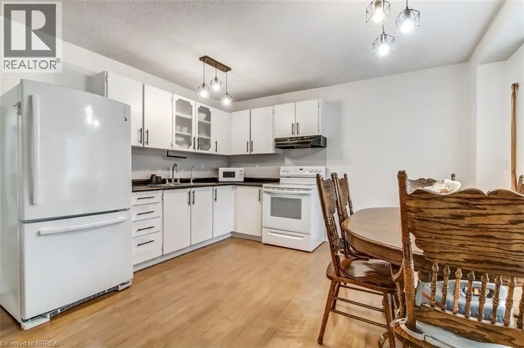 24 COACHWOOD Road Unit# 6, #6