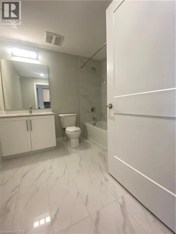 15 QUEEN Street S Unit# 913, #913