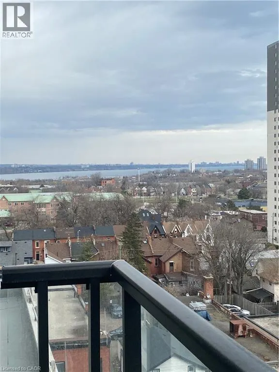 15 QUEEN Street S Unit# 913, #913