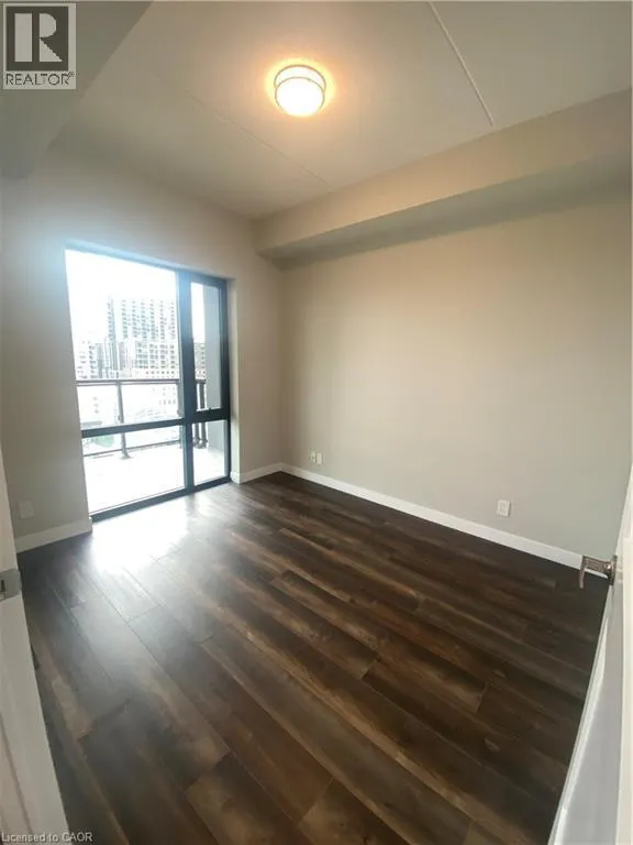 15 QUEEN Street S Unit# 913, #913