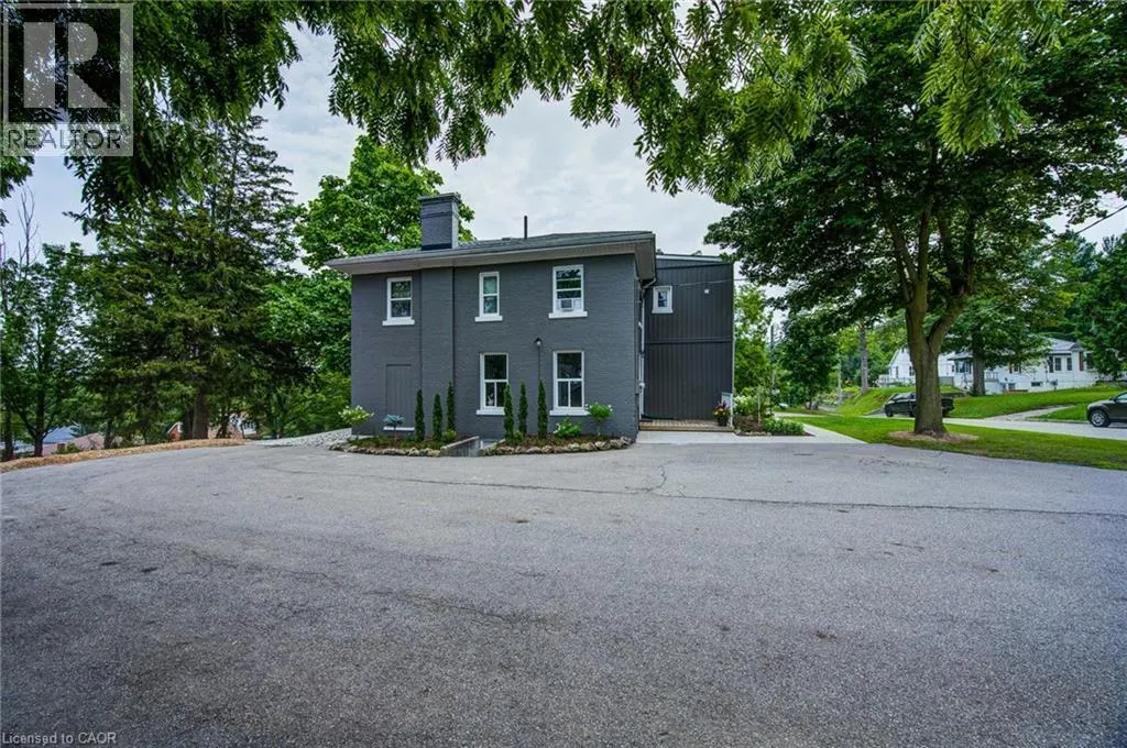 255 RAGLAN Street Unit# 2, #2