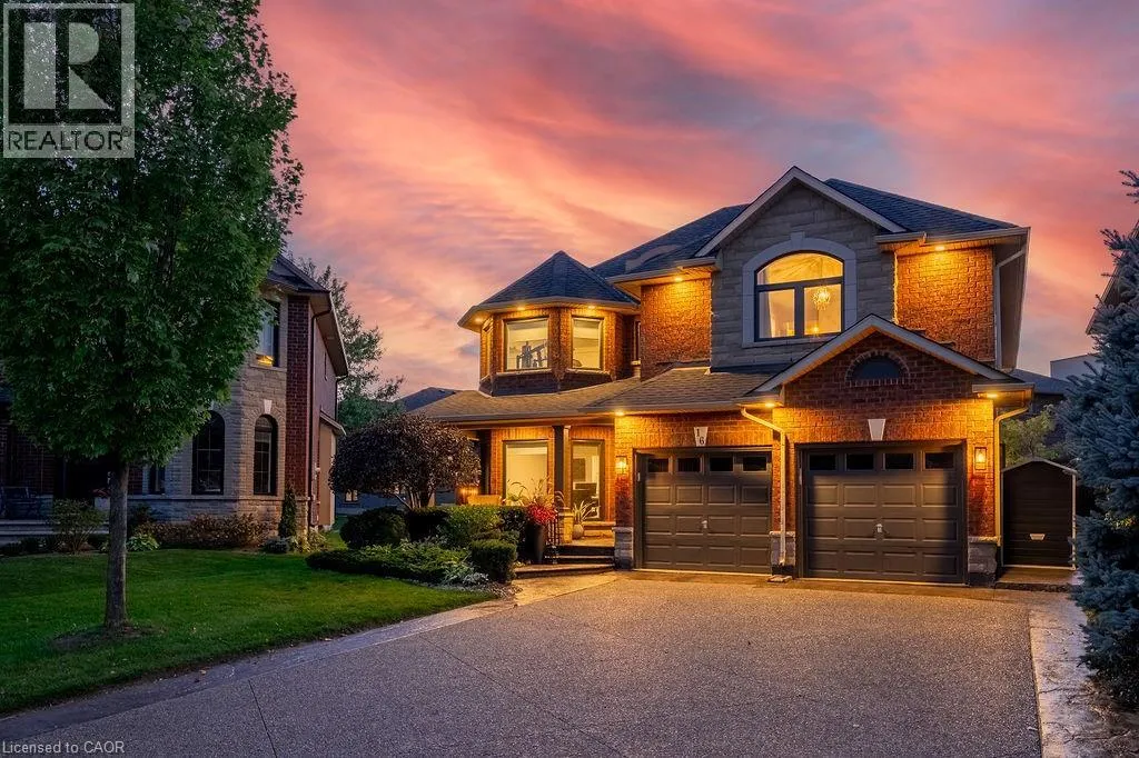 16 EDGECROFT Crescent