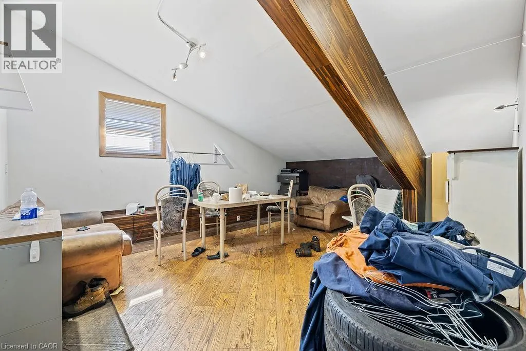 57 STEELES Avenue E