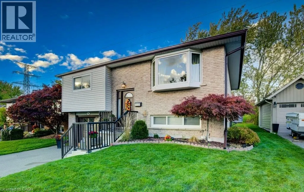 34 WILLOW GREEN Court