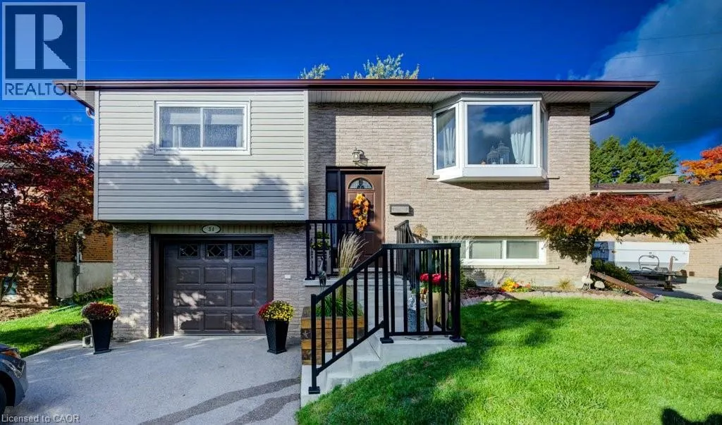 34 WILLOW GREEN Court