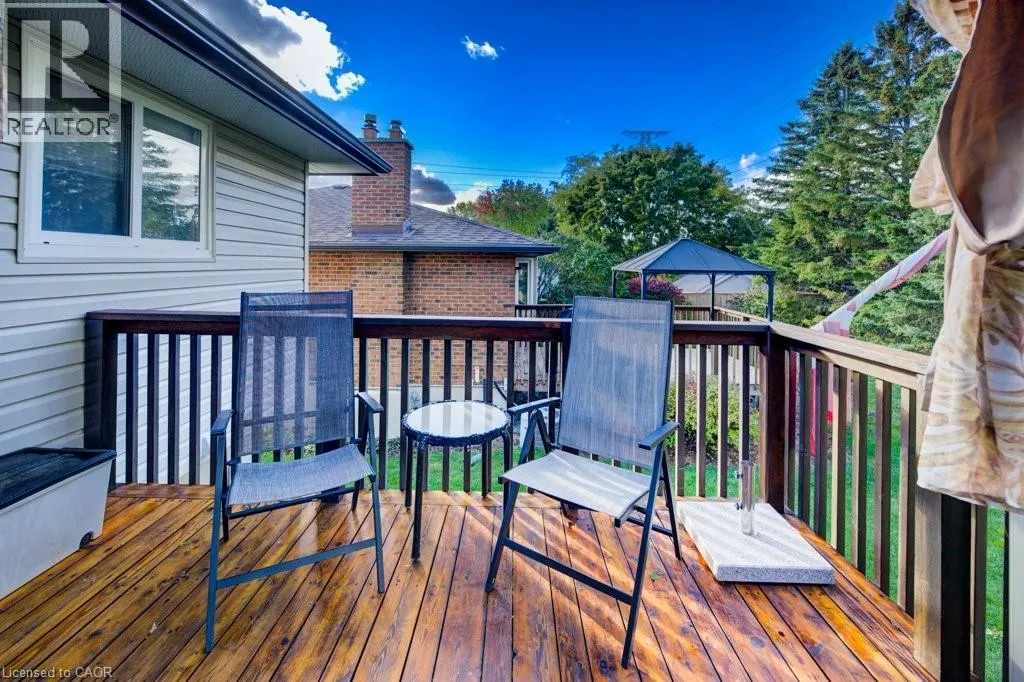 34 WILLOW GREEN Court