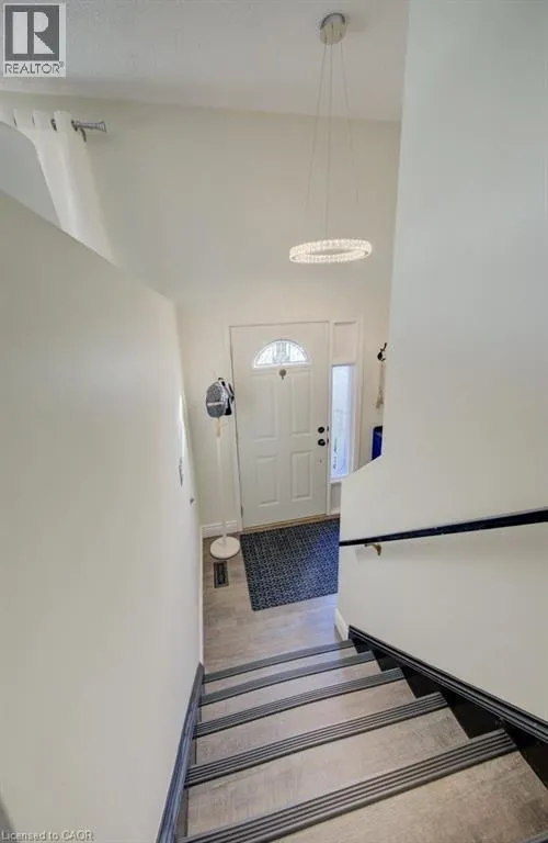 34 WILLOW GREEN Court