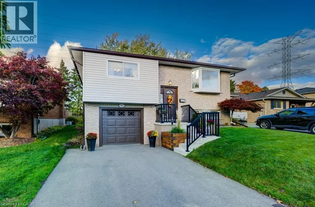 34 WILLOW GREEN Court