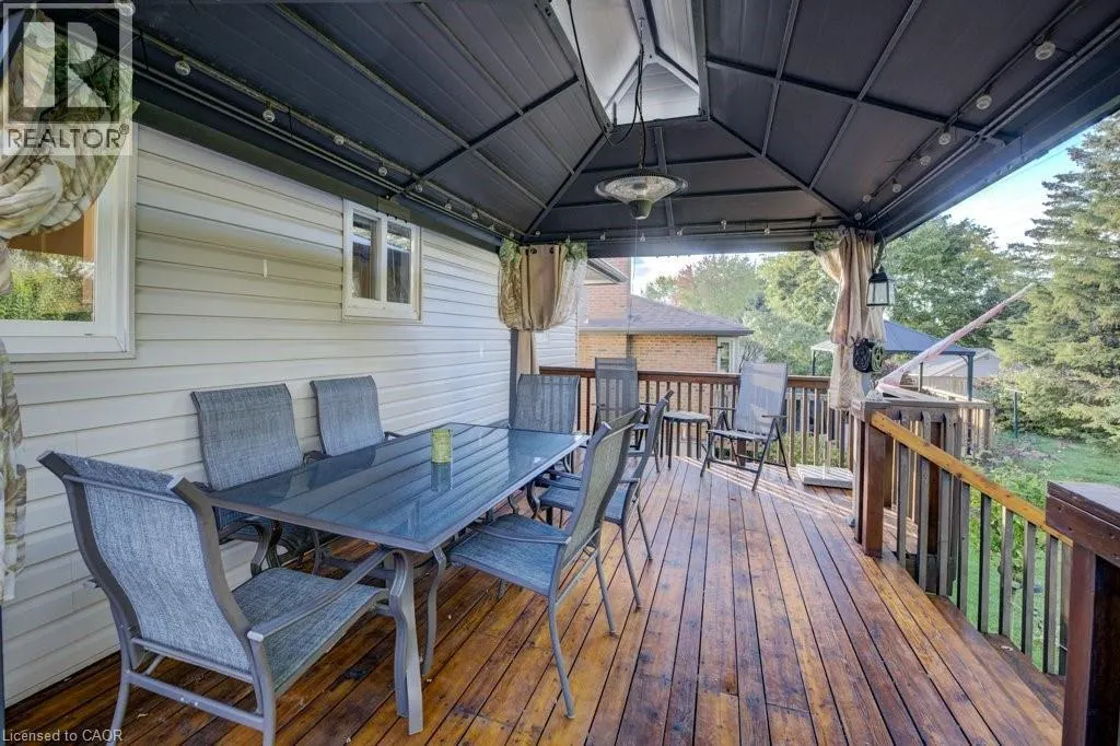34 WILLOW GREEN Court
