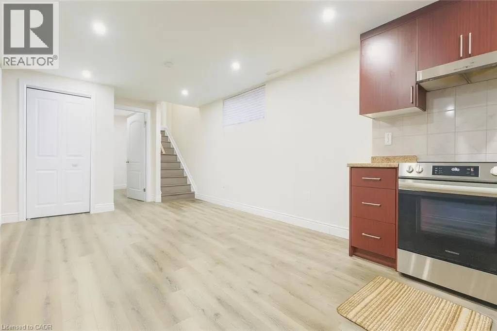 19 SASSAFRAS Street Unit# Lower, #Lower