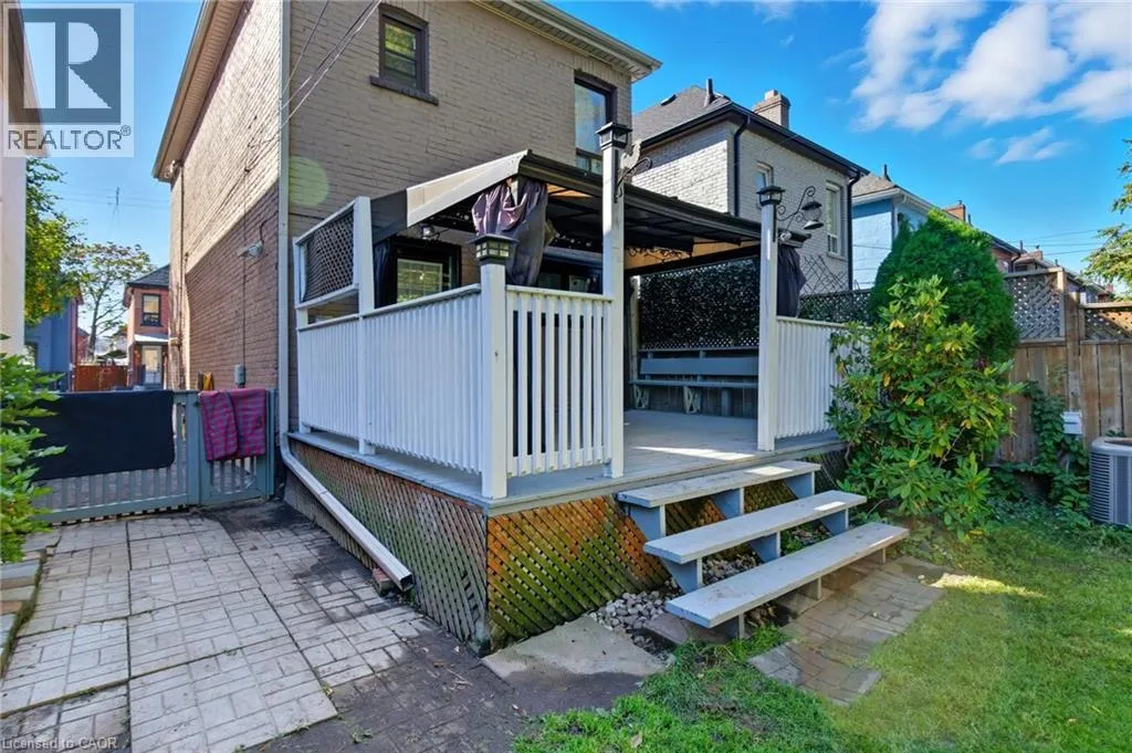 97 FRANCIS Street
