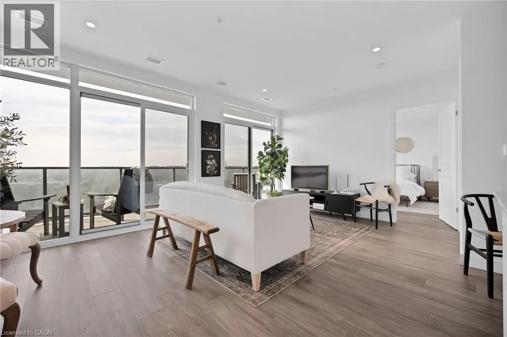 50 GRAND Avenue S Unit# 1906, #1906