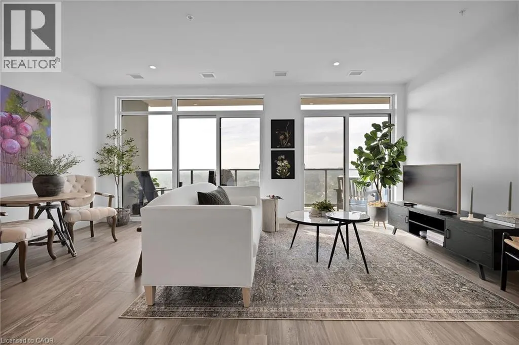 50 GRAND Avenue S Unit# 1906, #1906