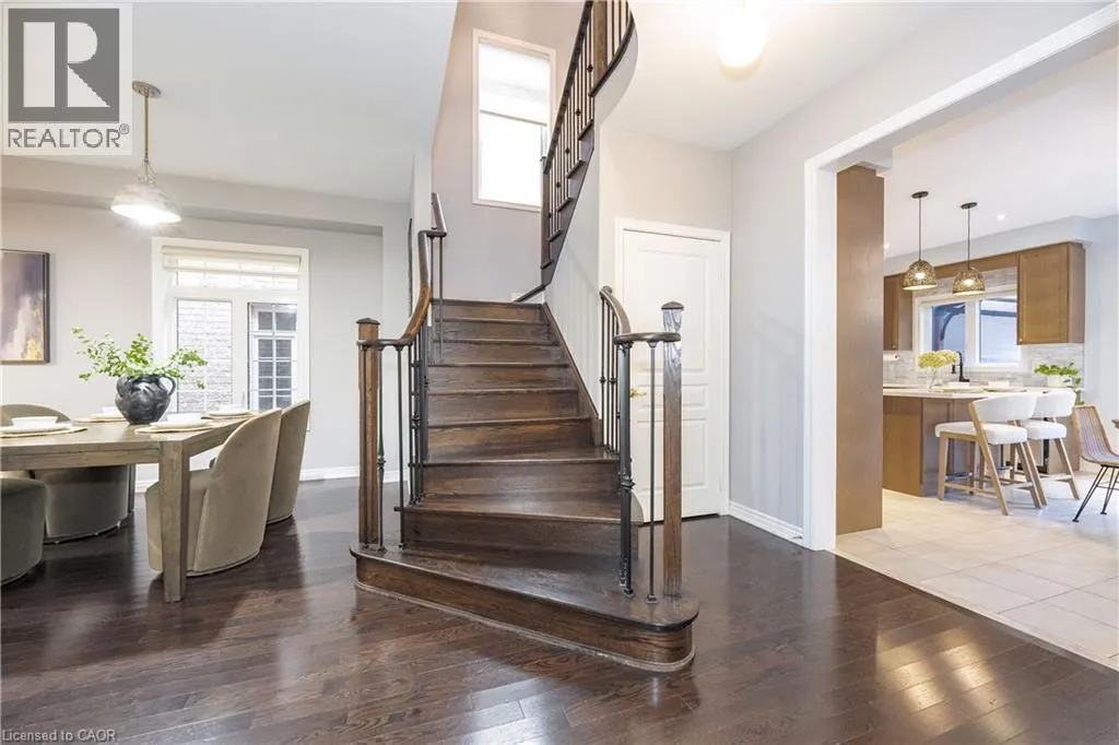 19 MCKNIGHT Avenue