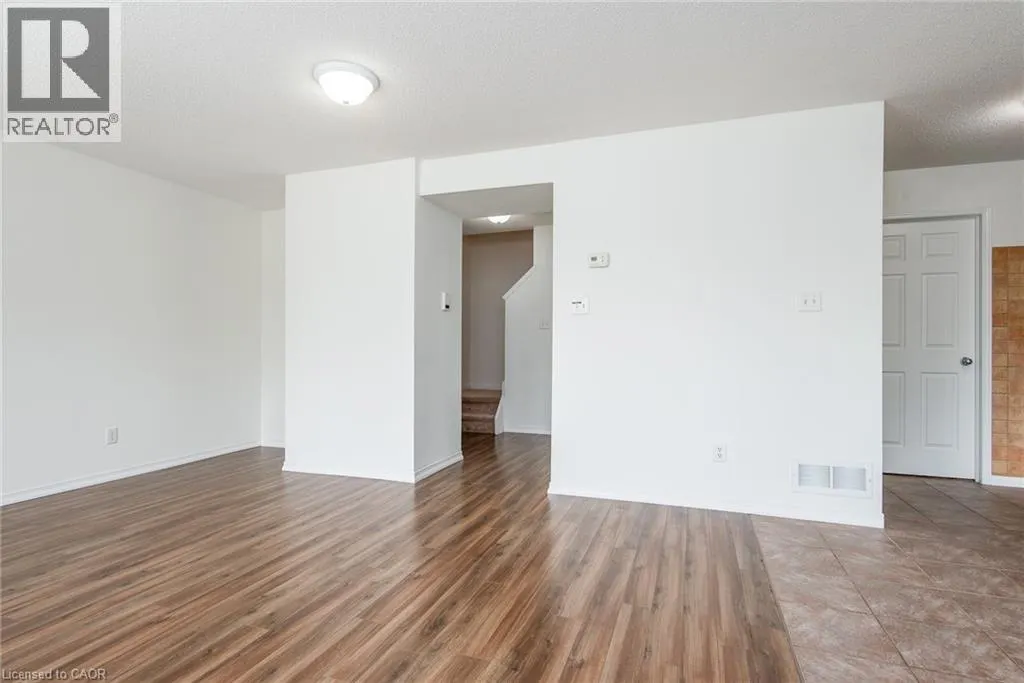 950 HIGHLAND Drive W Unit# 32, #32