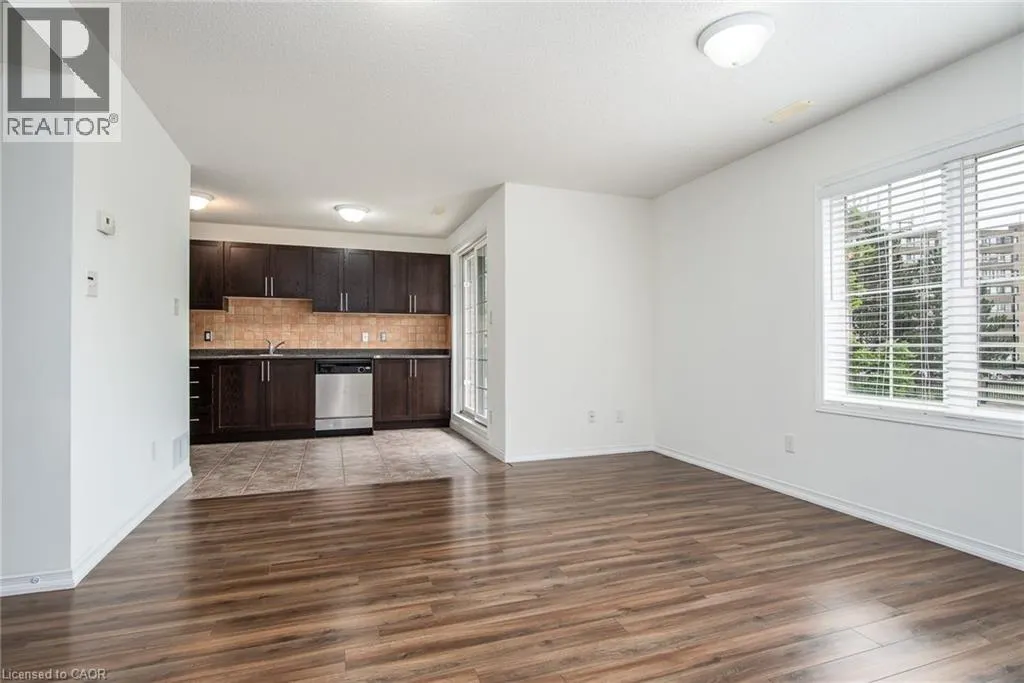 950 HIGHLAND Drive W Unit# 32, #32