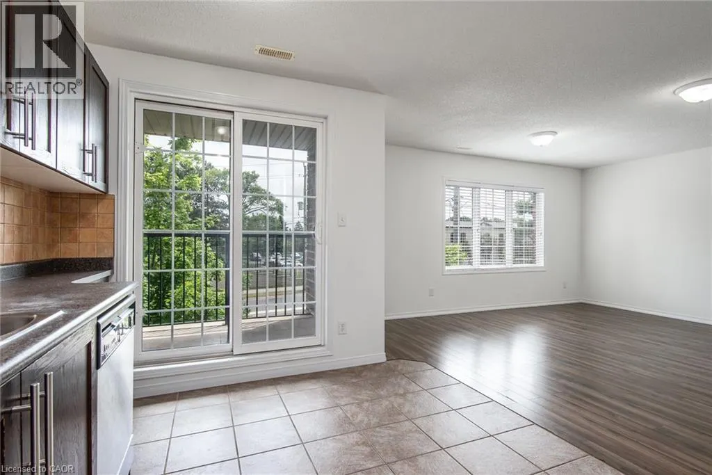 950 HIGHLAND Drive W Unit# 32, #32