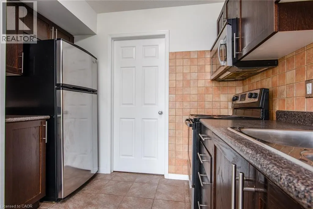 950 HIGHLAND Drive W Unit# 32, #32
