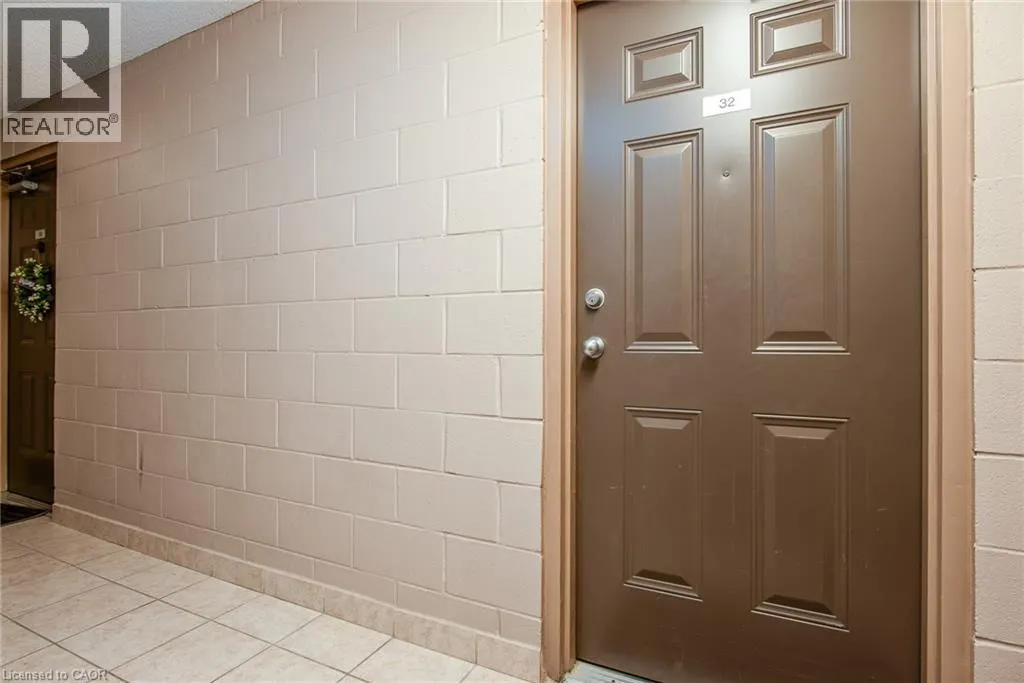 950 HIGHLAND Drive W Unit# 32, #32