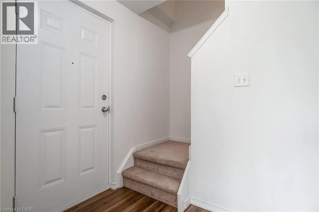 950 HIGHLAND Drive W Unit# 32, #32